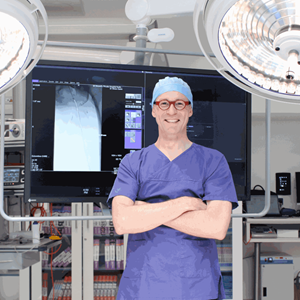 Dr Simon Quinn in hybrid operating theatre.