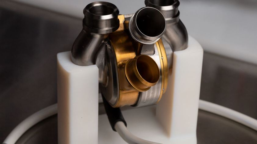 Artificial heart made out of solid titanium