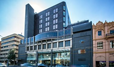 St Vincent’s Private Hospital, Fitzroy seen from the street