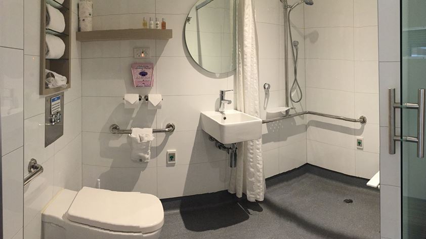 Fitzroy Postnatal Bathroom